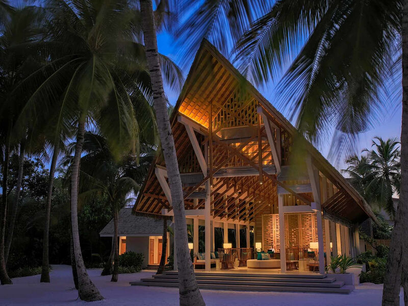 Emerald Faarufushi Resort And Spa