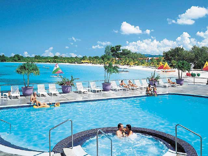 Grand Lido Resort