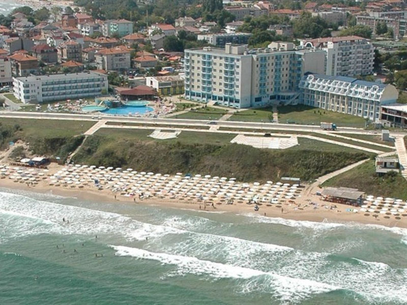 Perla Beach Resort