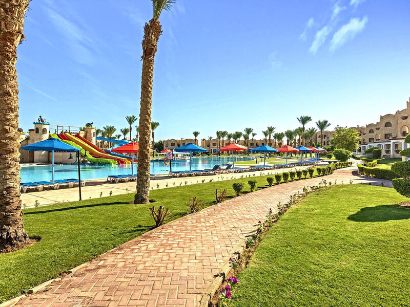 Royal Lagoons Resort & Aquapark