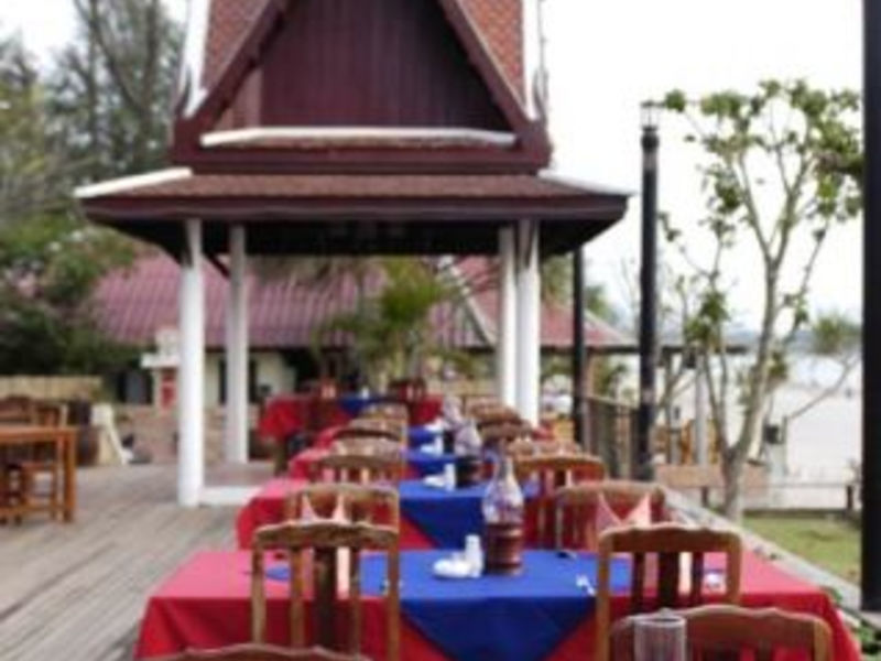 Royal Lanta Resort