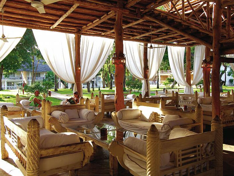 Sandies Tropical Village Resort