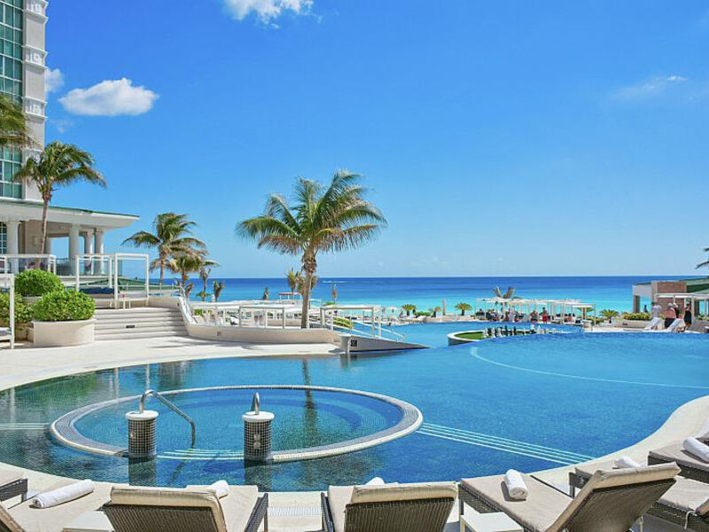Sandos Cancún Luxury Resort