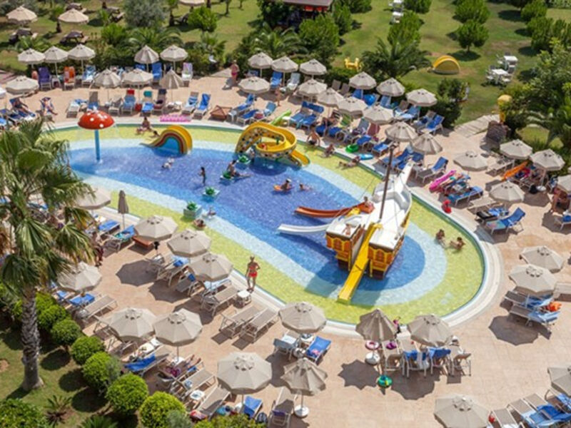 Seadan Sea World Resort & Spa