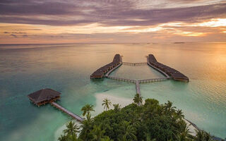 Náhled objektu Medhufushi Island Resort, Meemu Atol, Maledivy, Asie