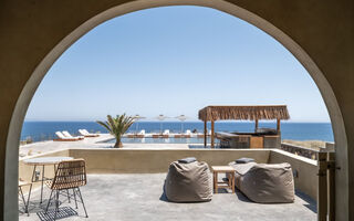 Náhled objektu Colombo'S Beachfront, Oia, ostrov Santorini, Řecko