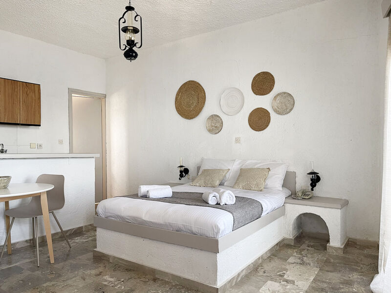 Achlia Apartments