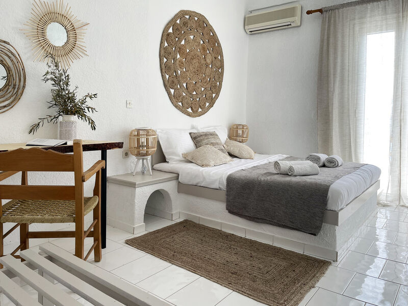 Achlia Apartments