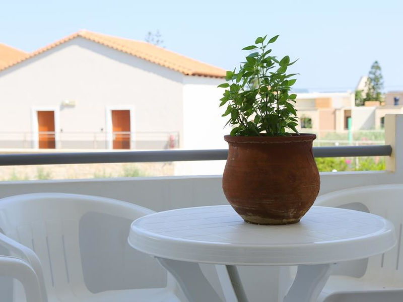 Elpida Apartments