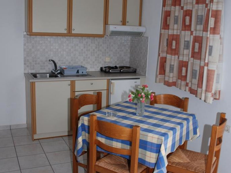 Elpida Apartments