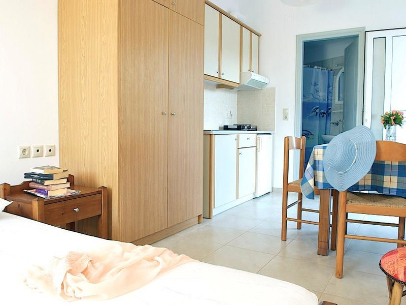 Elpida Apartments