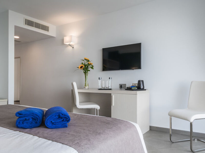 Esquinzo Y Monte Del Mar