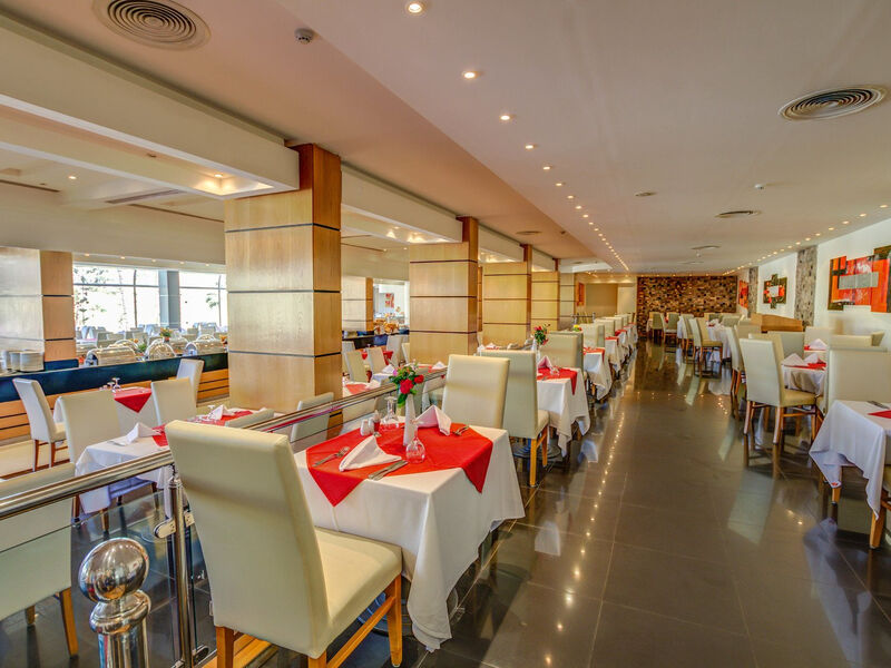 Aparthotel Manos Palace