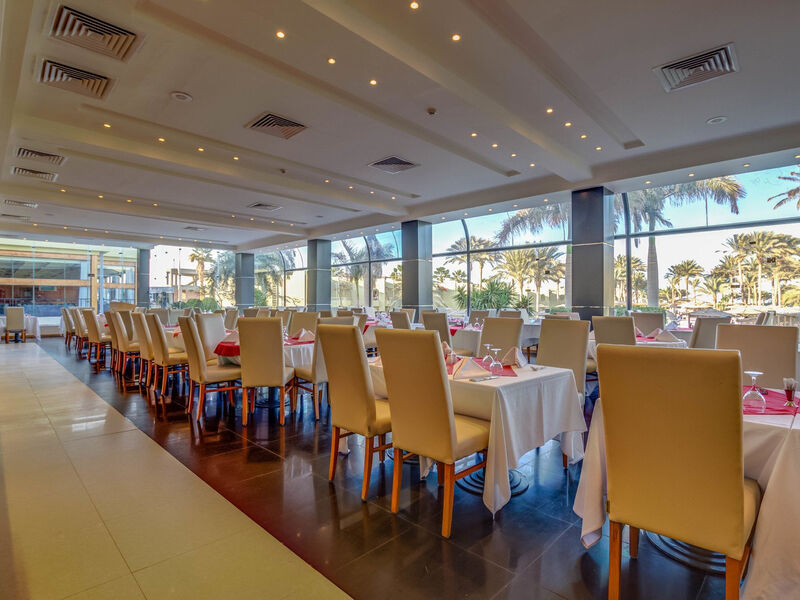 Aparthotel Manos Palace