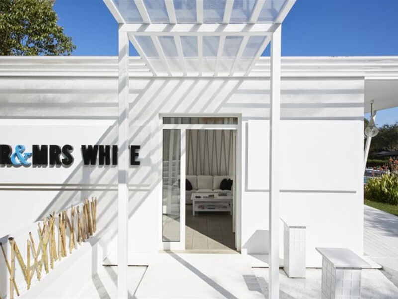 Mr & Mrs White Corfu