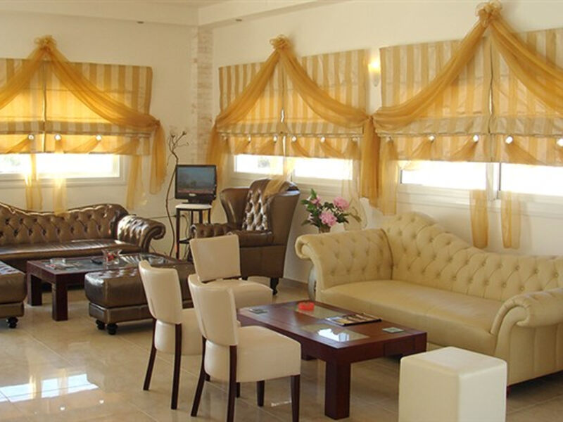 Aparthotel Royal Beach