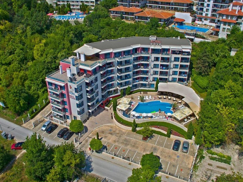 Royal Cove Apart