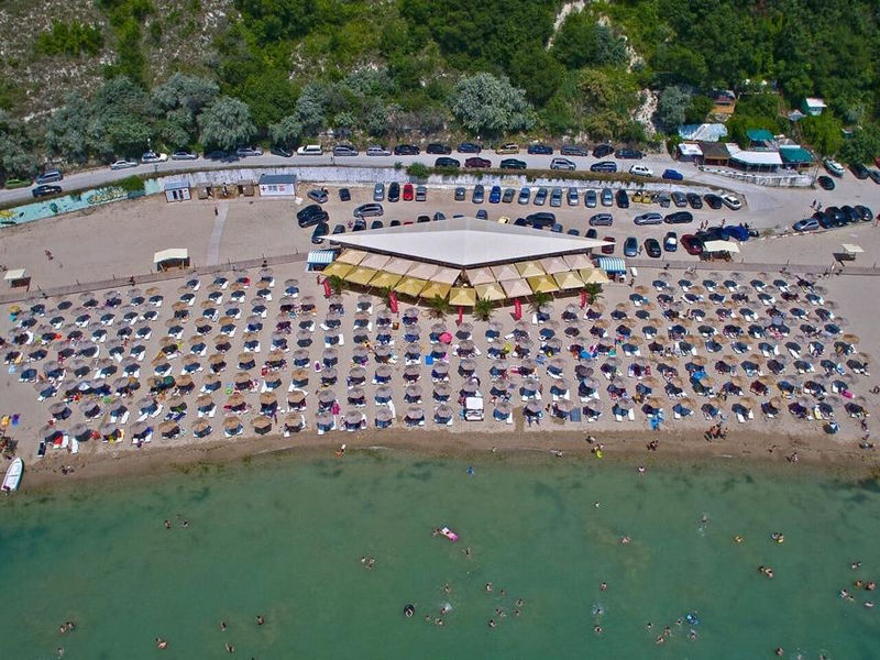 Royal Cove Apart