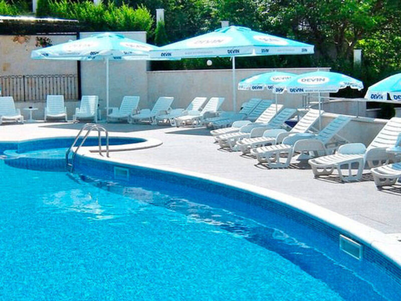 Royal Cove