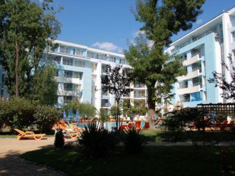 Yasen Aparthotel