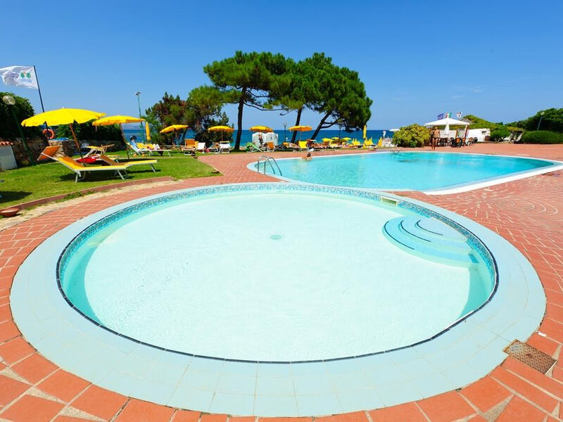 Bungalow Club Village