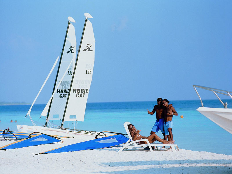 Meedhupparu Island Resort