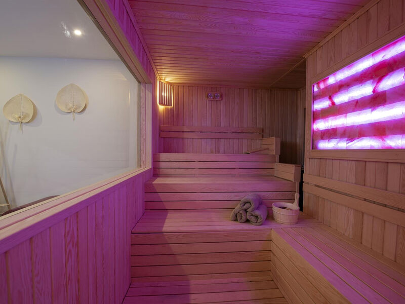 A Suite Side