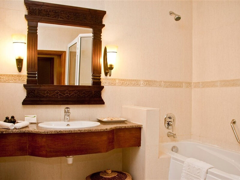 Aanari Hotel & Spa