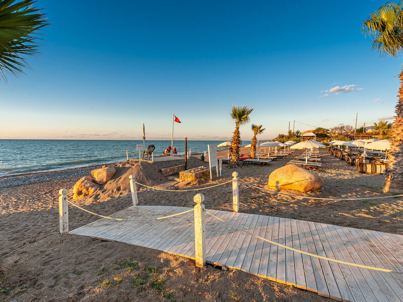 Acacia Resort