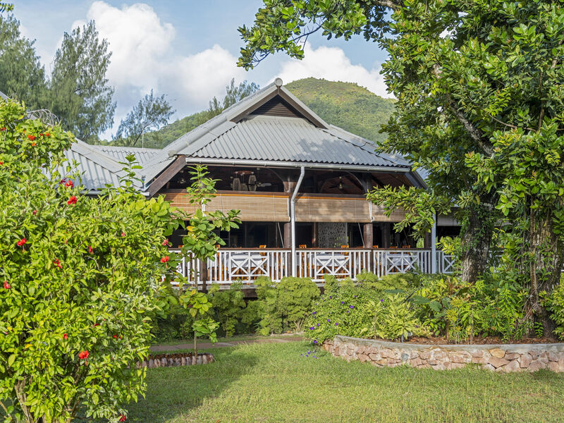 Acajou Beach Resort