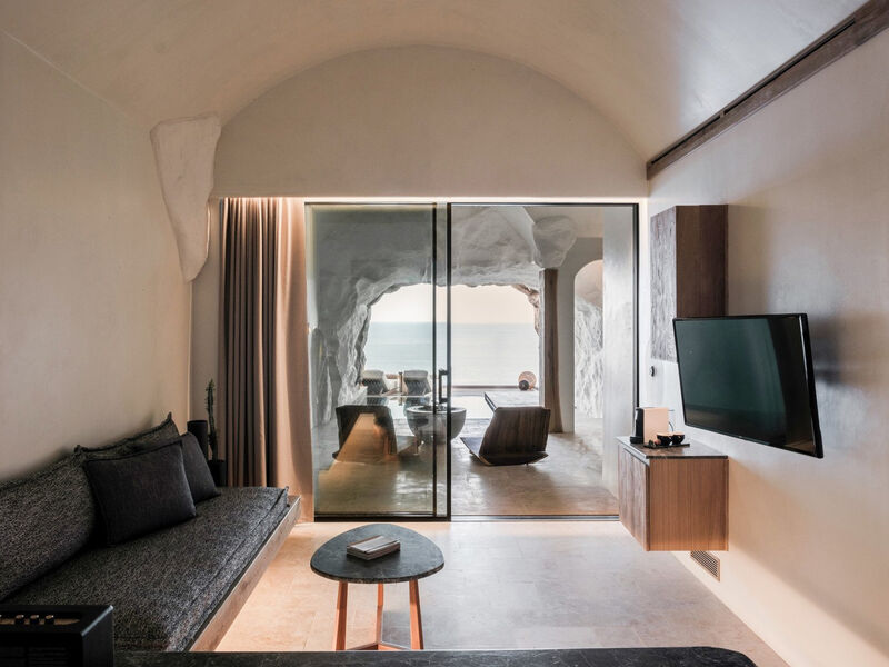 Acro Suites