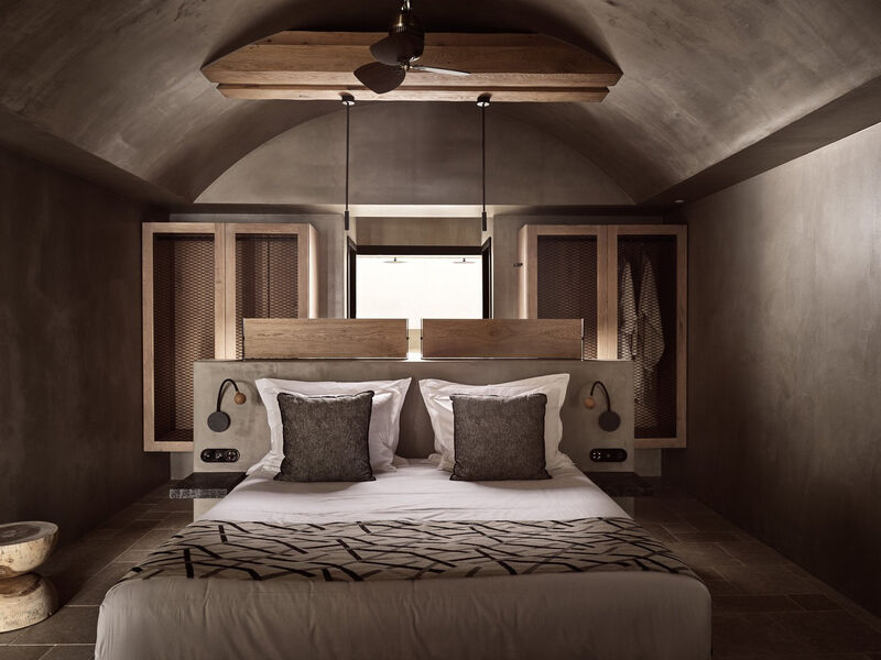 Acro Suites