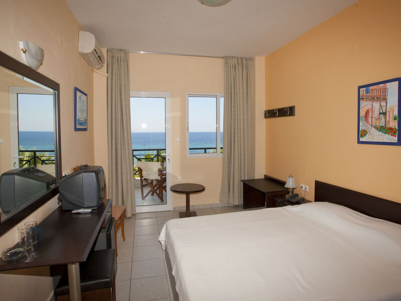 Acrotel Lily Ann Beach