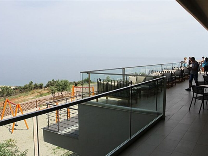 Aeolis Thassos Palace
