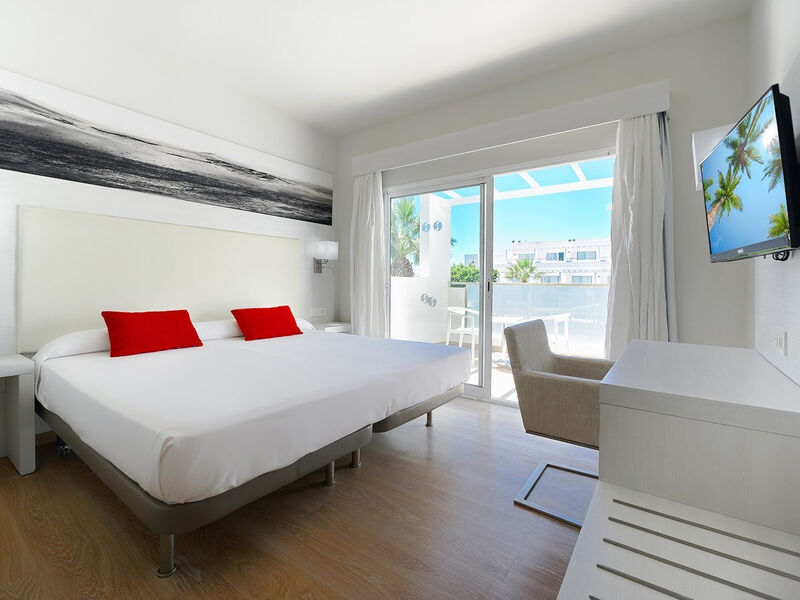 Aequora Lanzarote Suites