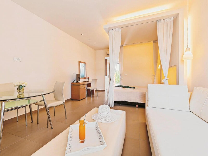 Cooee Afandou Bay & Suites