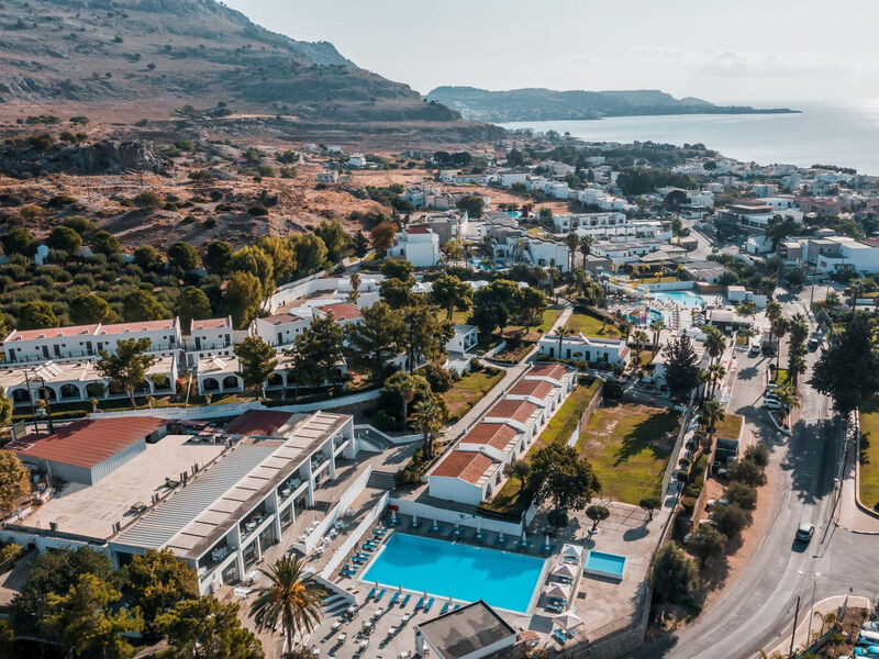 Aiora Aqua Resort