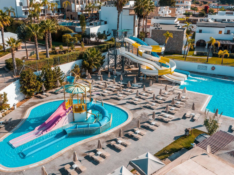 Aiora Aqua Resort