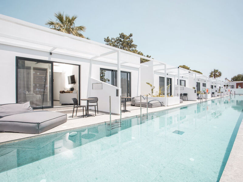 Aiora Aqua Resort
