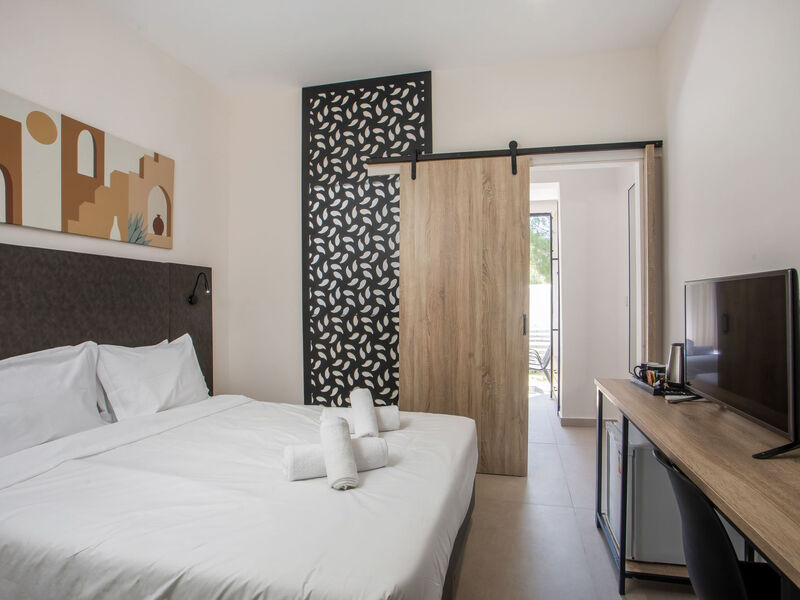 Aiora Aqua Resort