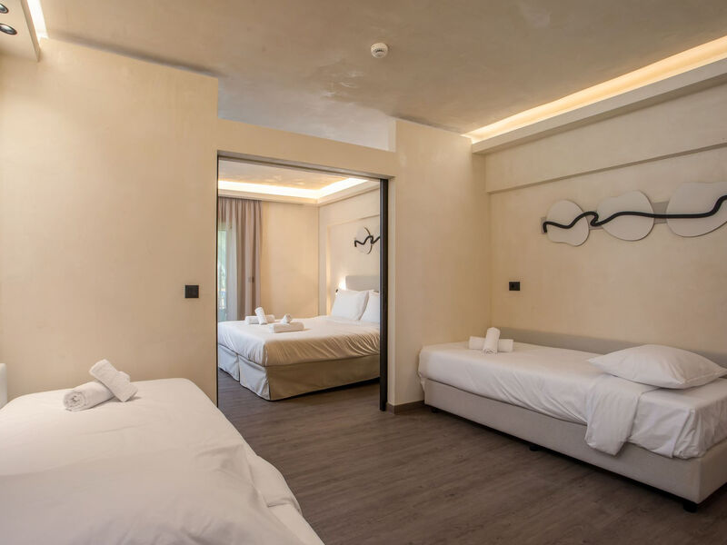 Aiora Aqua Resort