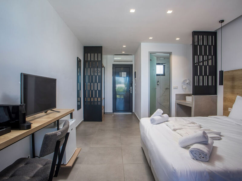 Aiora Aqua Resort