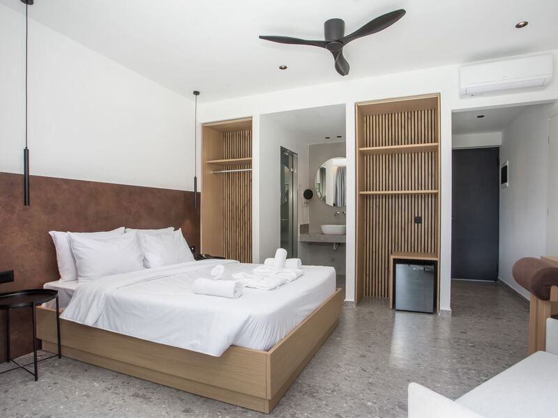 Aiora Aqua Resort