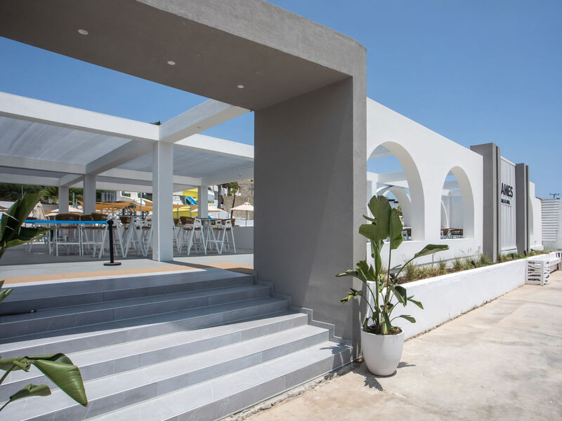 Aiora Aqua Resort