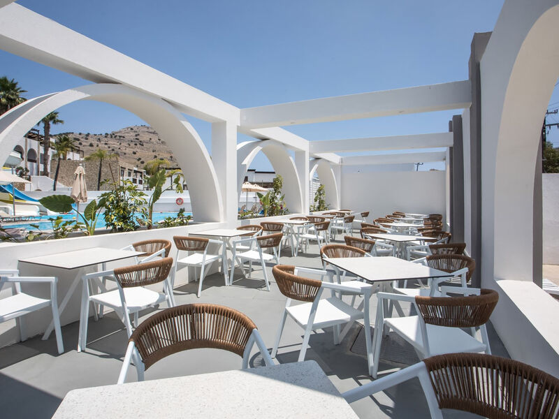 Aiora Aqua Resort