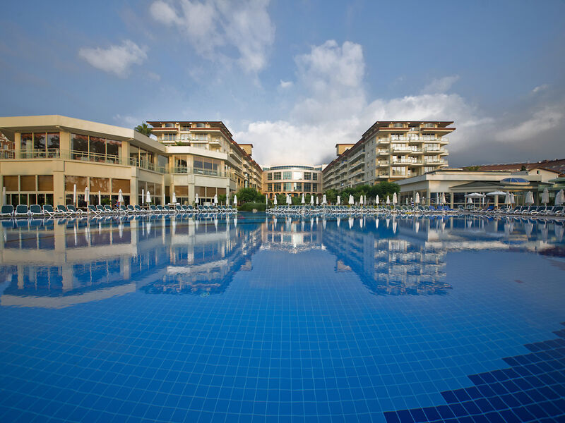 Akra Kemer
