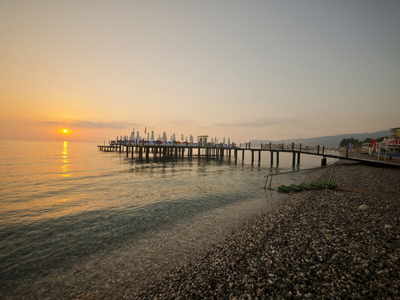 Akra Kemer