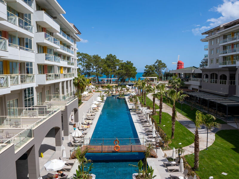 Akra Kemer