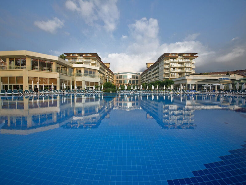 Akra Kemer