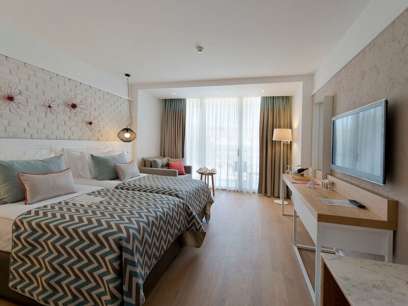 Akra Kemer